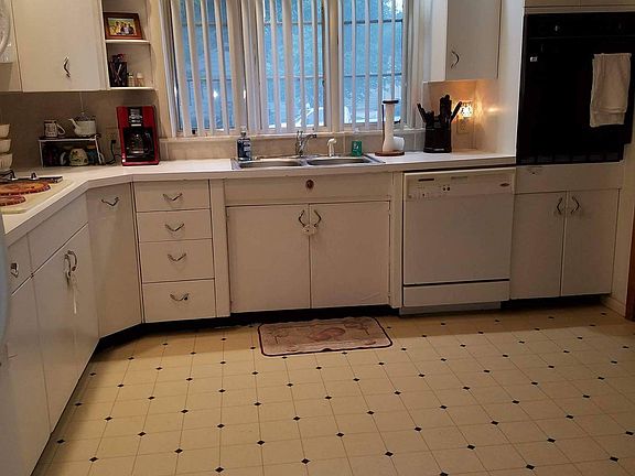 4th image of 1407 W Edgemoor Dr