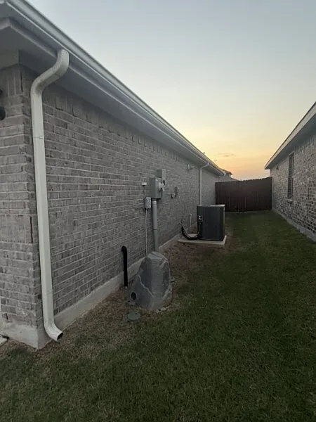 3 bed, 1450 sqft, $2,100 — Photo 2