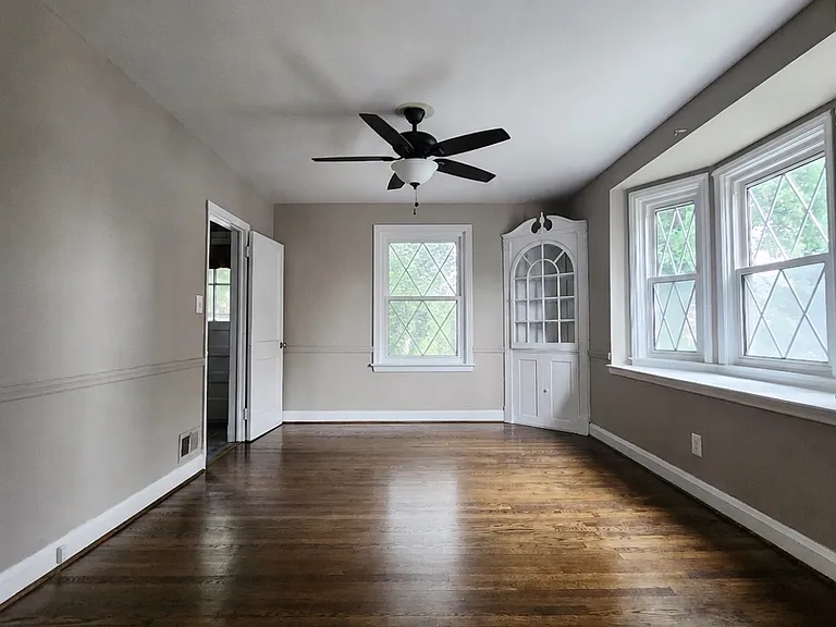 33 Darrow Dr — Photo 4