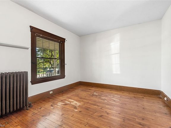4th image of 4303 Mapledale Ave