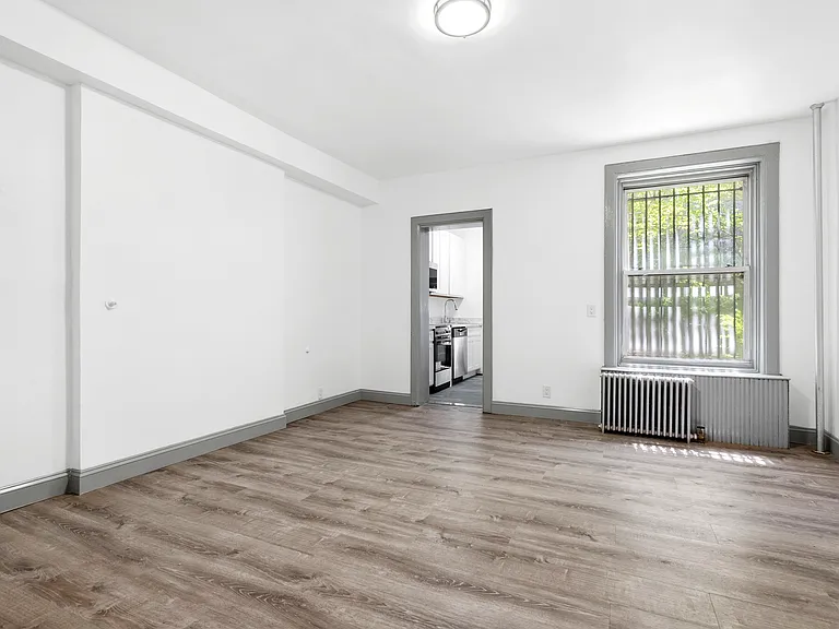 554 W 165th St #GARDEN — Photo 5