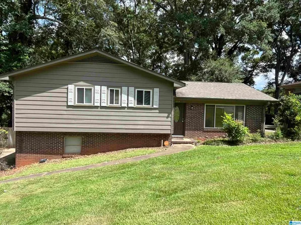 1319 27th Ave N, Hueytown, AL 35023