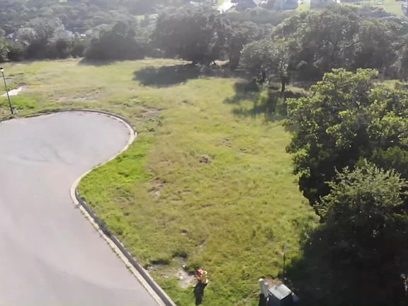 3rd image of 102 Vista Dr
