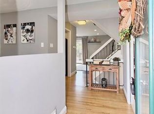 6004 Timber Hollow Ln, Springfield, VA 22152