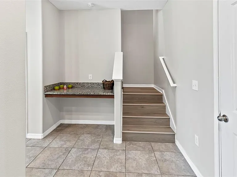 15504 Florence Hollow Pl — Photo 5