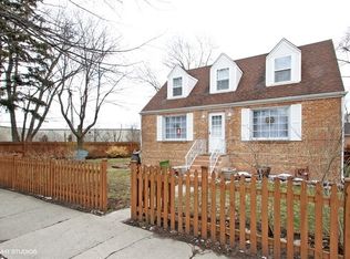 6855 N Loleta Ave, Chicago, IL