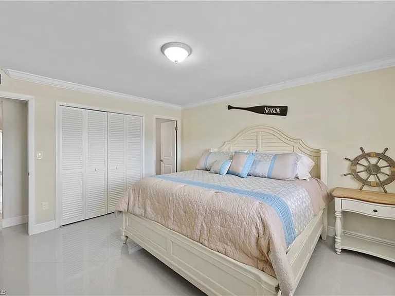 2100 Gulf Shore Blvd N #212 — Photo 19