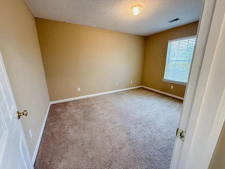 132 Greenvale Dr — Photo 13