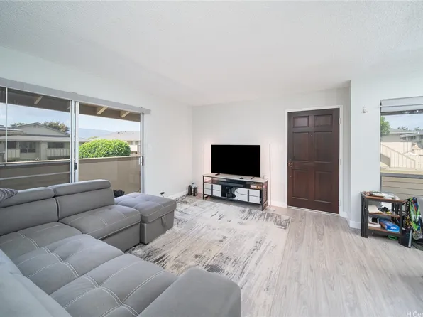 94-1159 Mopua Loop #P8, Waipahu, HI 96797