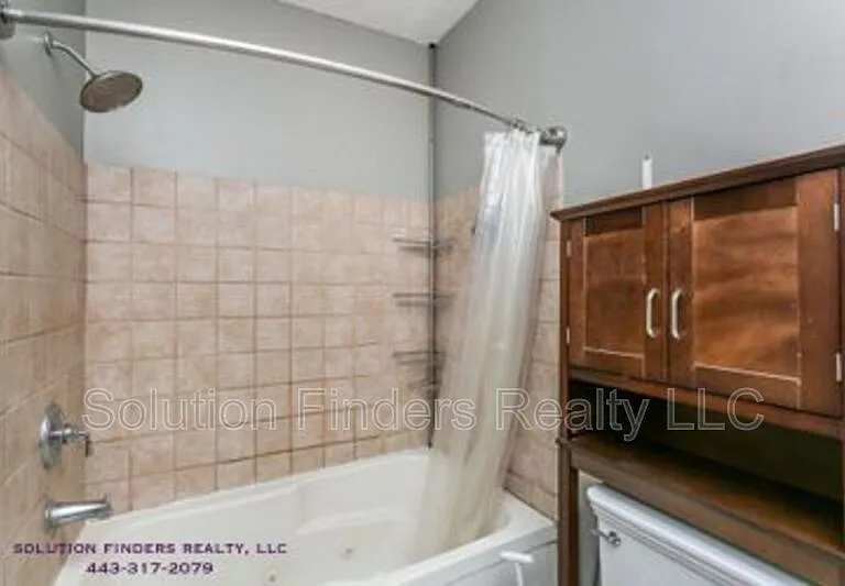 3403 Hudson St — Photo 8