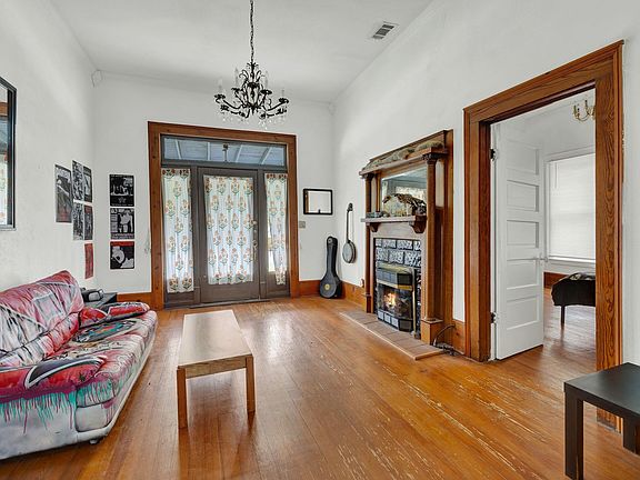 2nd image of 223 N Bishop St
