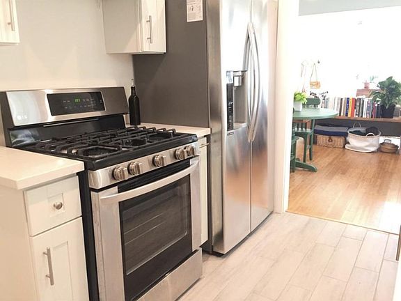 3rd image of 1275 E Broadway #1277