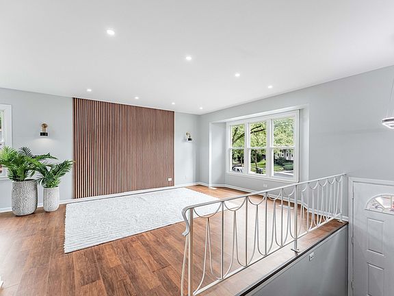 2nd image of 113 Camelot Way