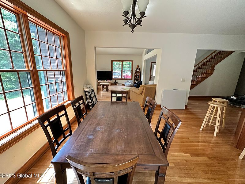 5th image of 14 Apple Hill Road