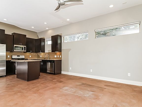 3rd image of 262 E Cevallos St