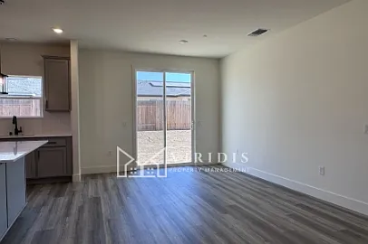 4 bed, 1842 sqft, $2,600 — Photo 4