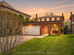 111 Madawaska Ave, Toronto, ON M2M 2R5