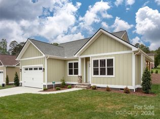 70 Olde Oak Way, Hendersonville, NC 28792