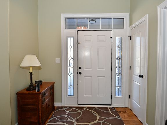 3rd image of 7639 Black Walnut Dr