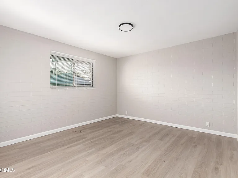 405 S Priest Dr — Photo 15