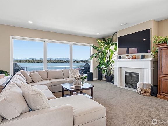 3rd image of 4915 Jenks Point Way E
