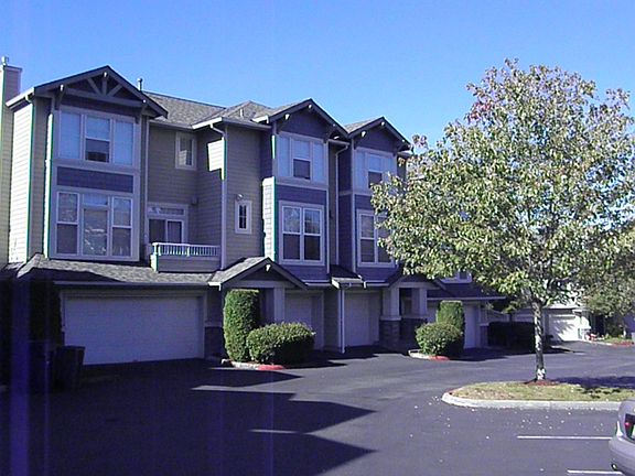 3rd image of 2202 Newport Way NW