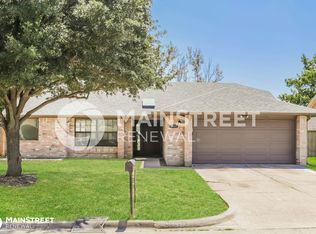 2637 Steppington St, Grand Prairie, TX 75052