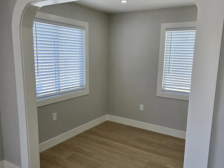 2421 Standard Ave — Photo 5