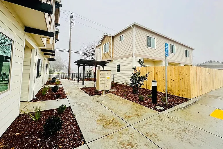 24 Elisha Ct #1-7 — Photo 16