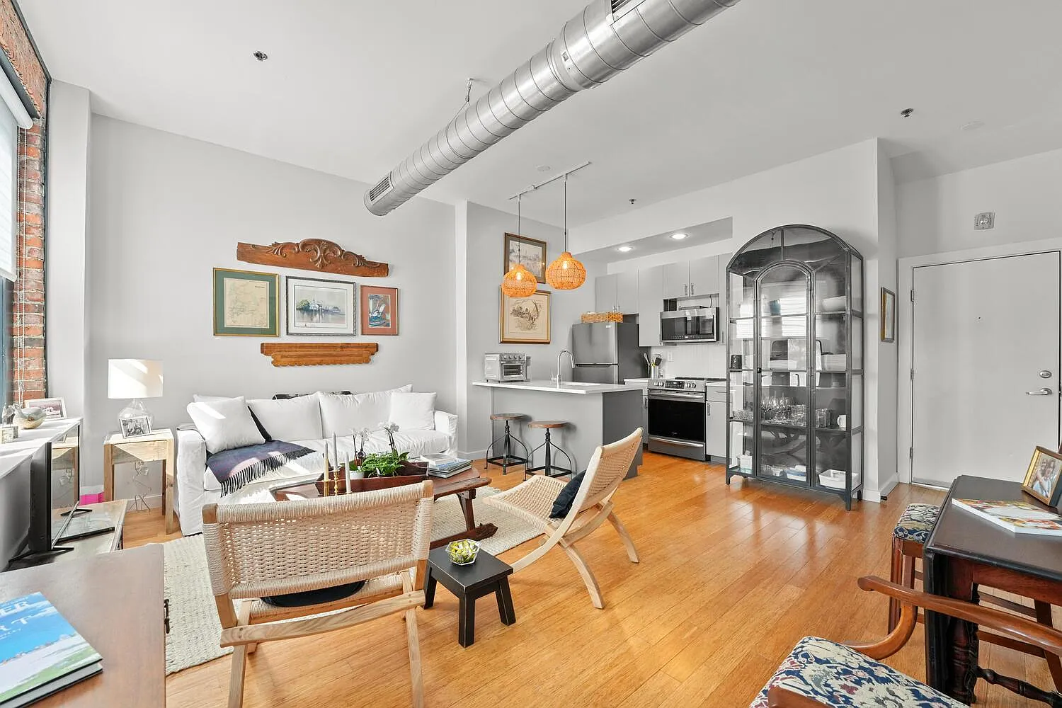 881 Lafayette Blvd — Photo 2