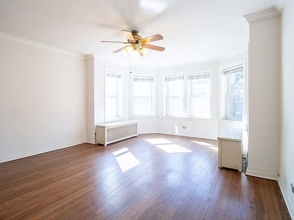 4th image of 6211 N Artesian Ave