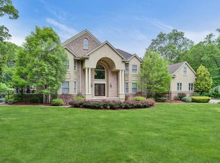 8 Kaiser Ct, Morganville, NJ 07751