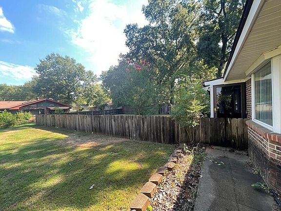 4th image of 22 Sherwood Ln