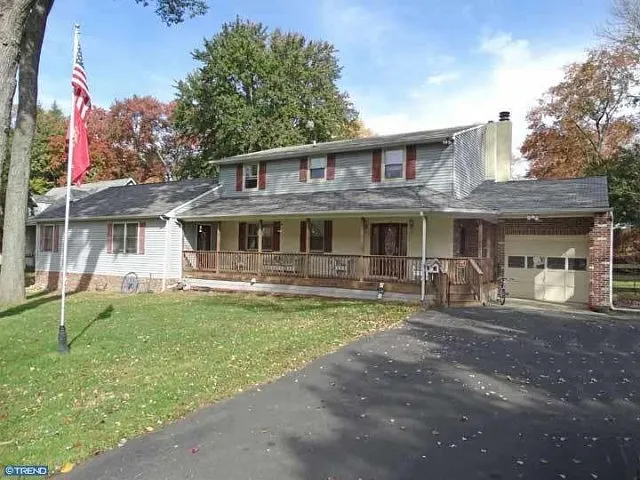 1165 Buttonwood Ave photo 1