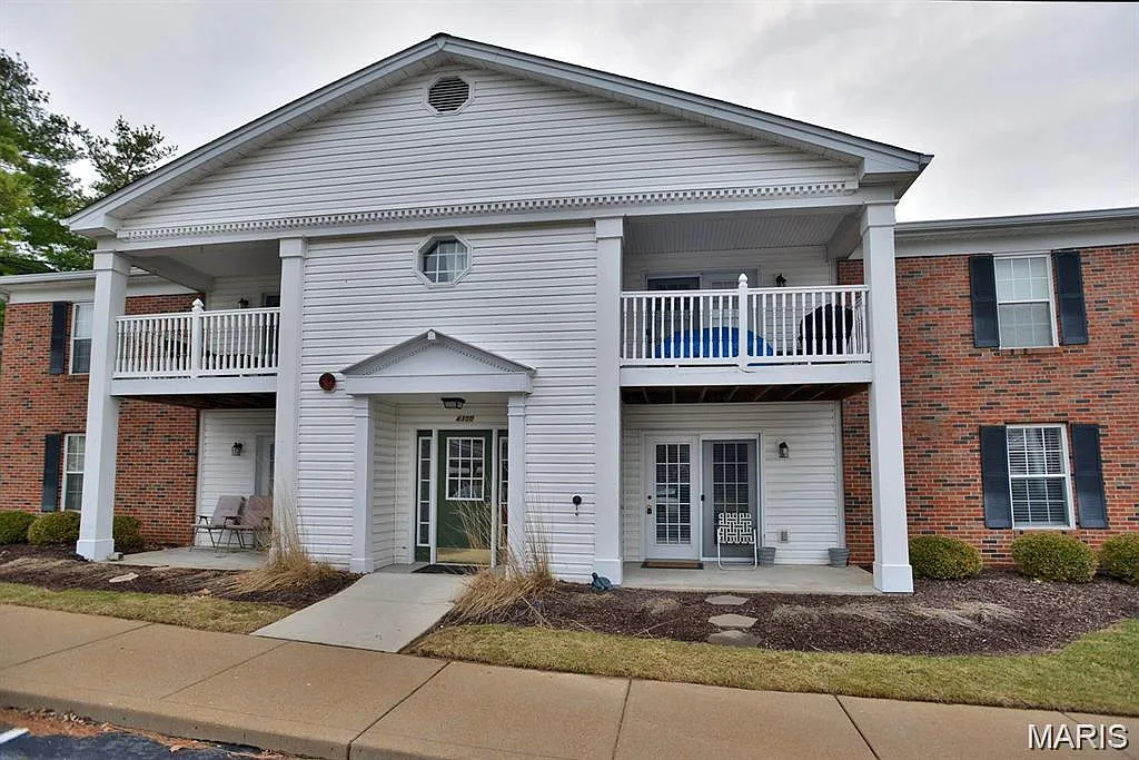 2 bed, 2.0 bath, 868 sqft, $1,350 — Photo 1