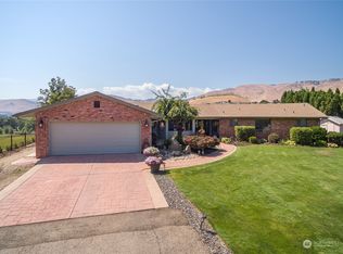 2105 Sunrise Cir, Wenatchee, WA 98801