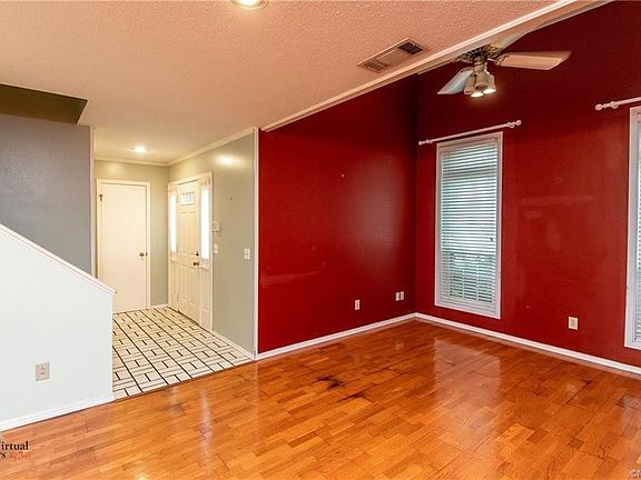 4th image of 8917 Glenmora Dr