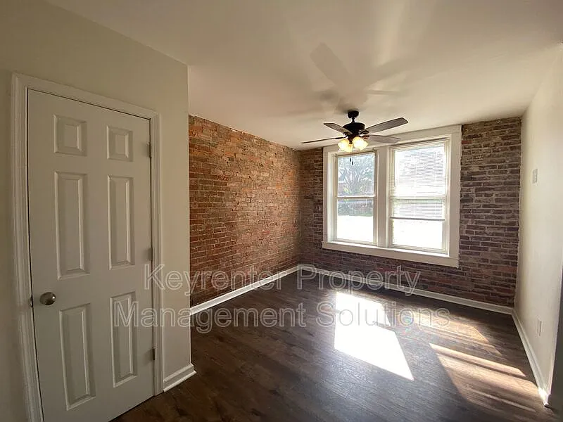 2 bed, 1.0 bath, 800 sqft, $1,200 — Photo 3