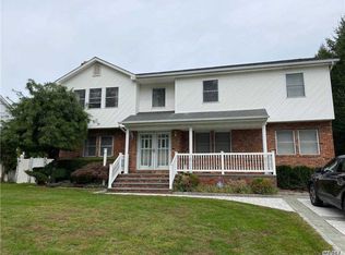 6 Claremont Rd, Old Bethpage, NY 11804