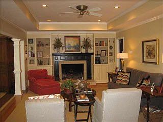 2nd image of 501 E Seven Oaks Dr