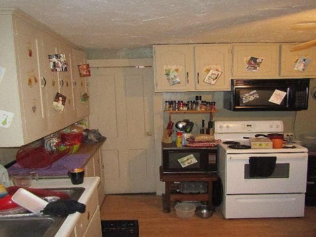 2nd image of 10207 Railroad Ave