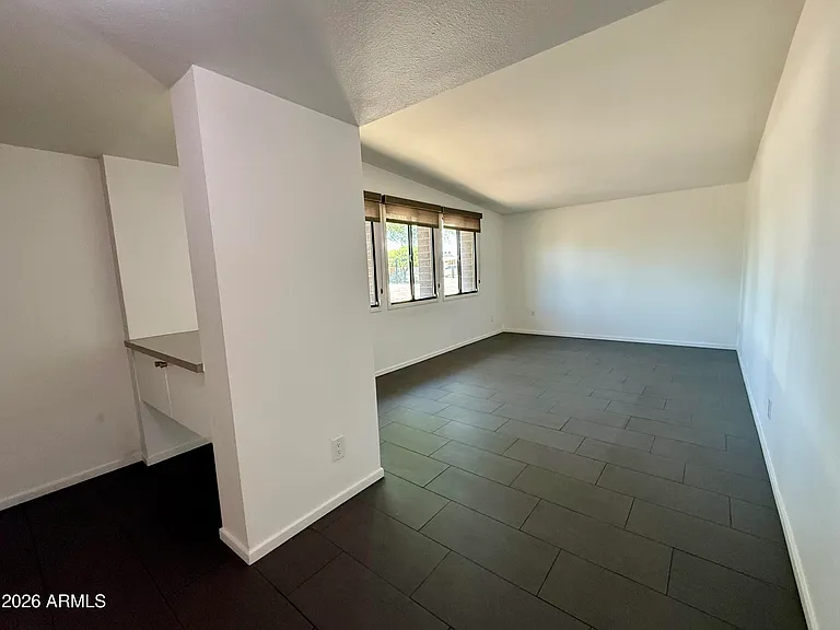 3702 E Paradise Dr — Photo 17