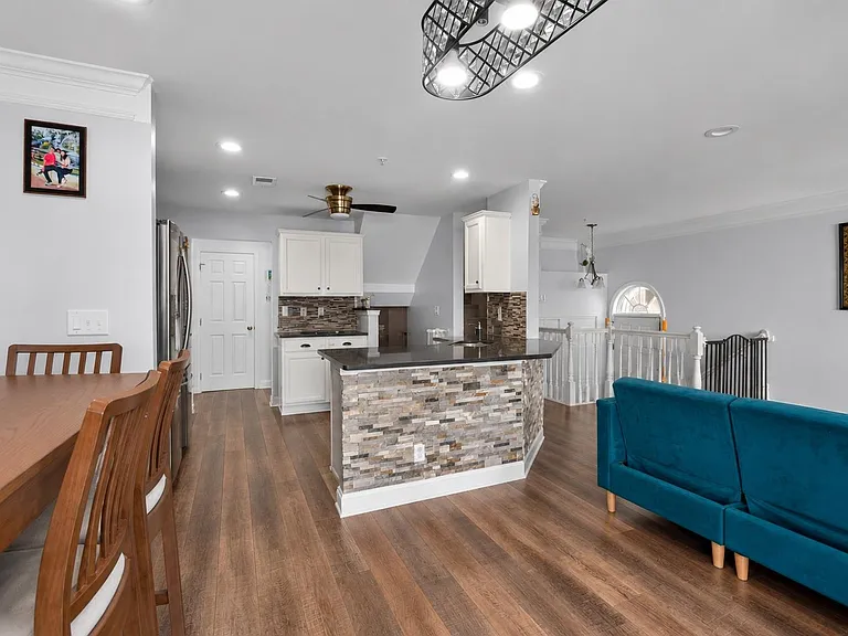 209 Blue Heron Dr — Photo 33