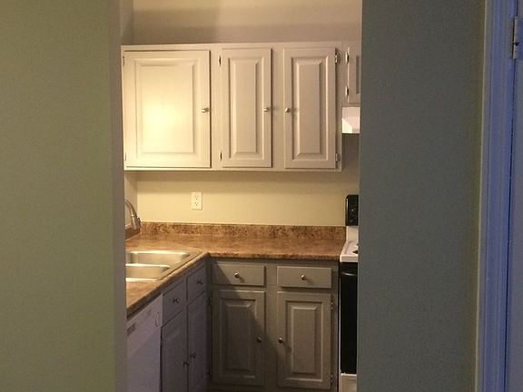 3rd image of 224 N Gay St APT 1D