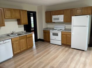 236 College St #3, Springfield, MA 01109