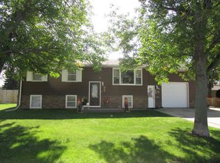 304 12th St NE, Devils Lake, ND 58301