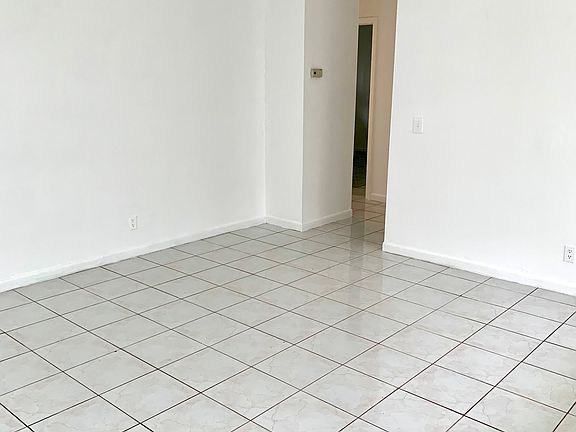 5th image of 138 NE 1st Ct #138