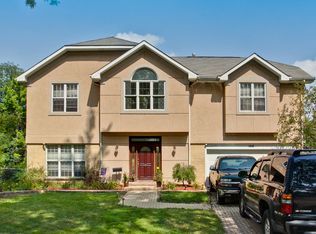 1418 E Emmerson Ln, Mount Prospect, IL