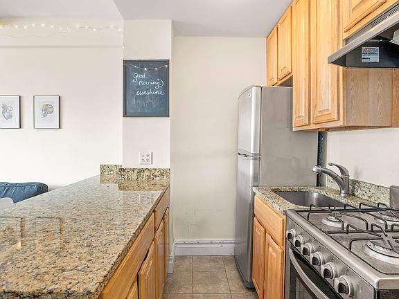 3rd image of 235 W 102nd St APT 10R