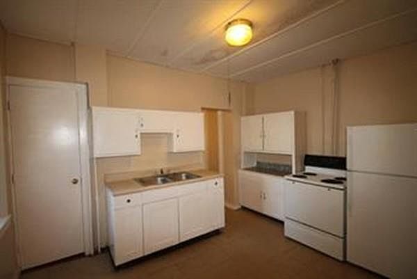 2nd image of 12 Chapman St APT B2